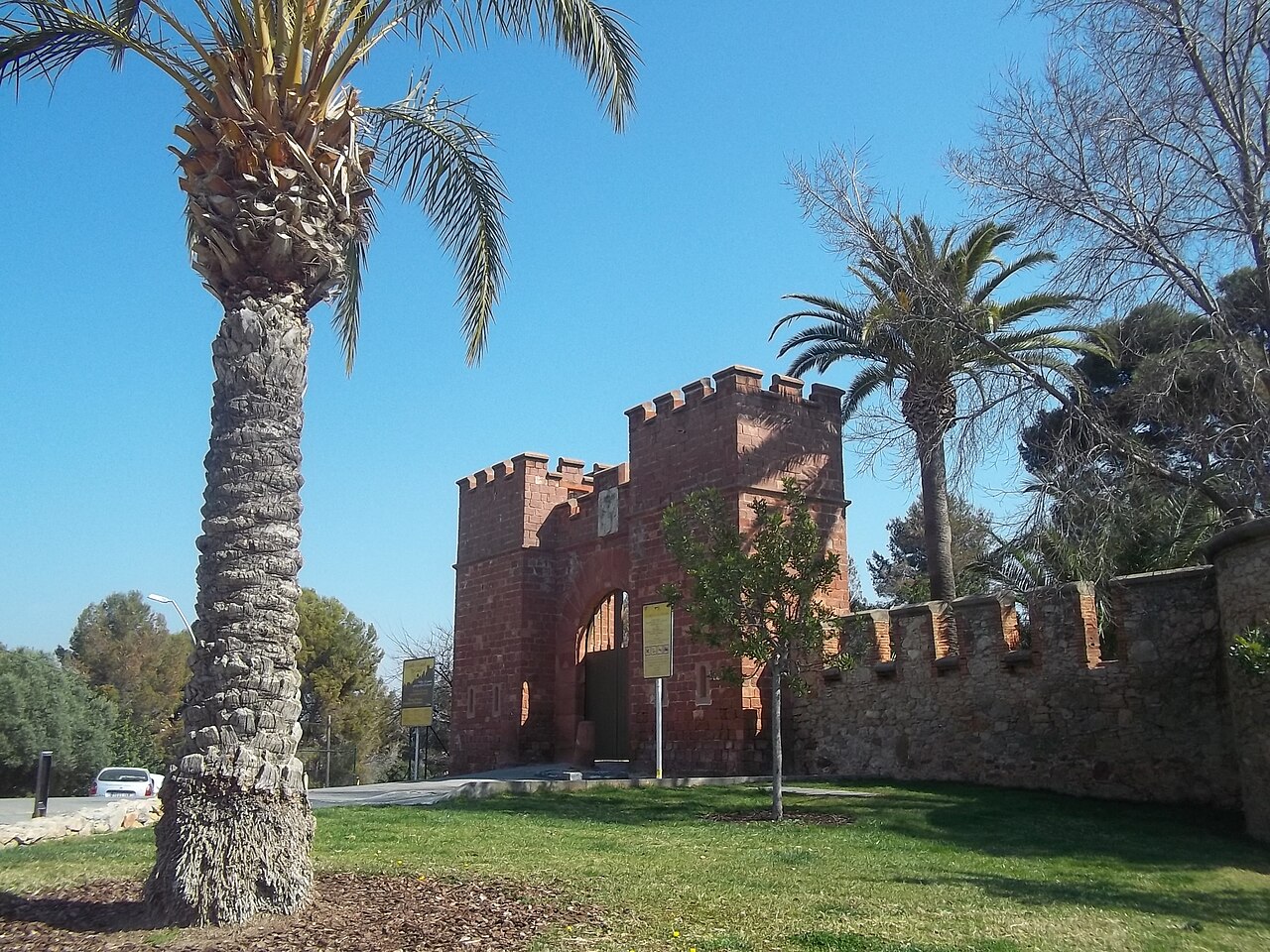 Puerta principal del Castillo